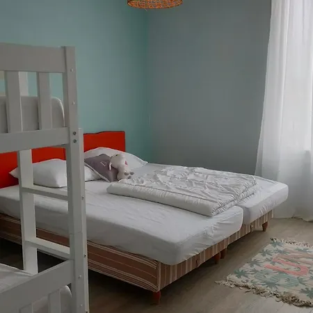 Renove Face A La Avec Balcon - 2 - - Fr-1-323-472 Apartment *
