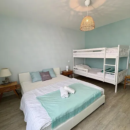 Apartment Renove Face A La Avec Balcon - 2 - - Fr-1-323-472 *