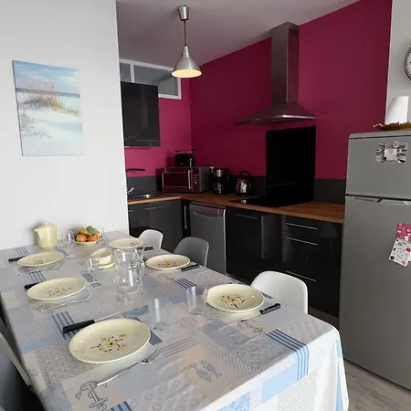 Apartment Renove Face A La Avec Balcon - 2 - - Fr-1-323-472 *