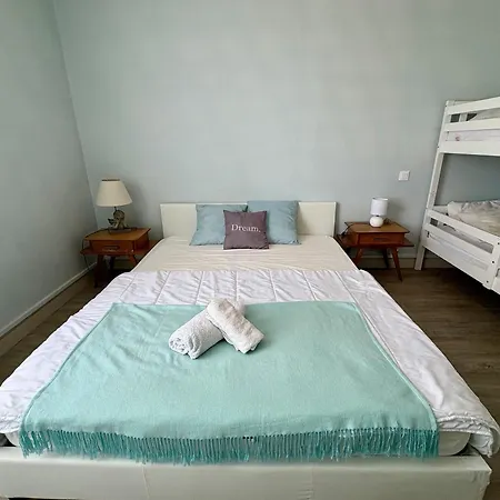 Renove Face A La Avec Balcon - 2 - - Fr-1-323-472 Apartment